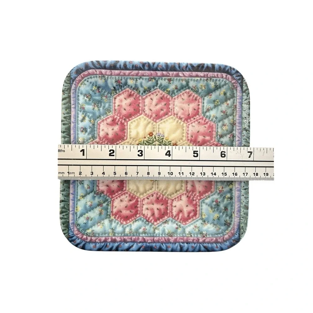 Bradford Exchange Cherished Traditions Grandmother's Flower Garden Quilt Plate‎